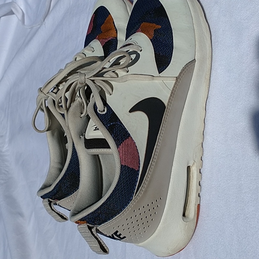 Womens nike air max theasize 8.5
